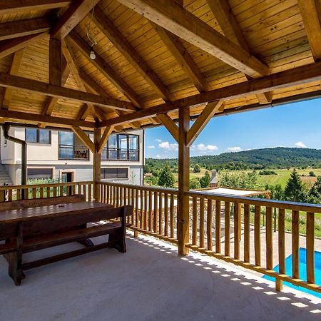 1 Bedroom Beautiful Apartment In Rakovica Eksteriør bilde